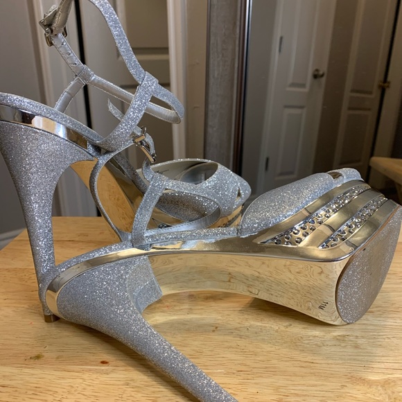 GIANNI BINI | Silver Platform Heels - Picture 8 of 15